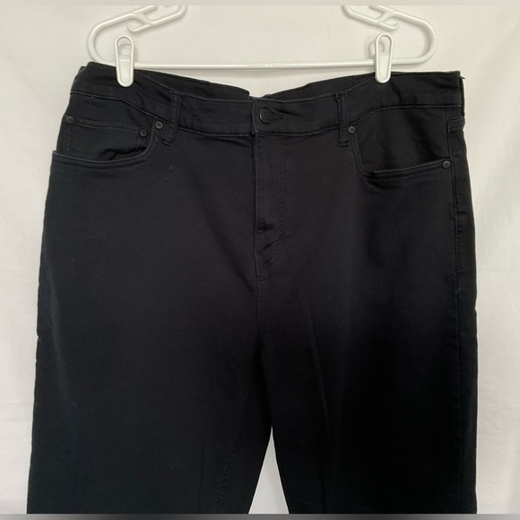 Banana Republic Black Chinos Classic Style - Picture 2 of 10